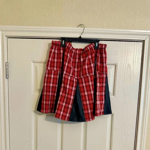 Like an Angel Red Plaid skirt with faux leather inserts - Picture 2 of 4